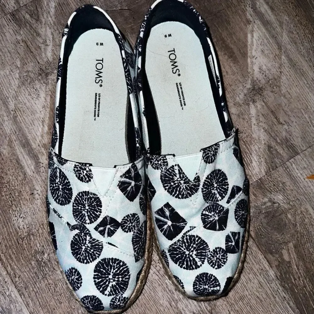 TOMS Alpargata Rope Slip-On sz 9 EUC no wear